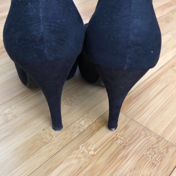 Black Bow Heel Pumps - Picture 4 of 5